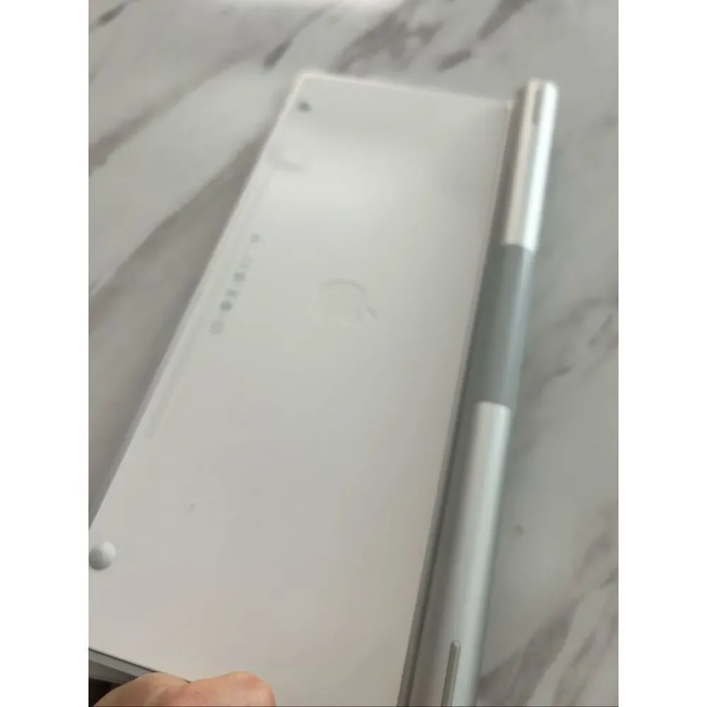 Apple Mac keyboard wireless a1314 white